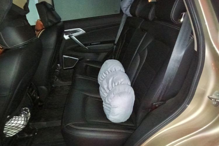 Used Geely Auto Emgrand X7 Sport 2016 1.8TD Automatic Smart Model Left Rear Seat