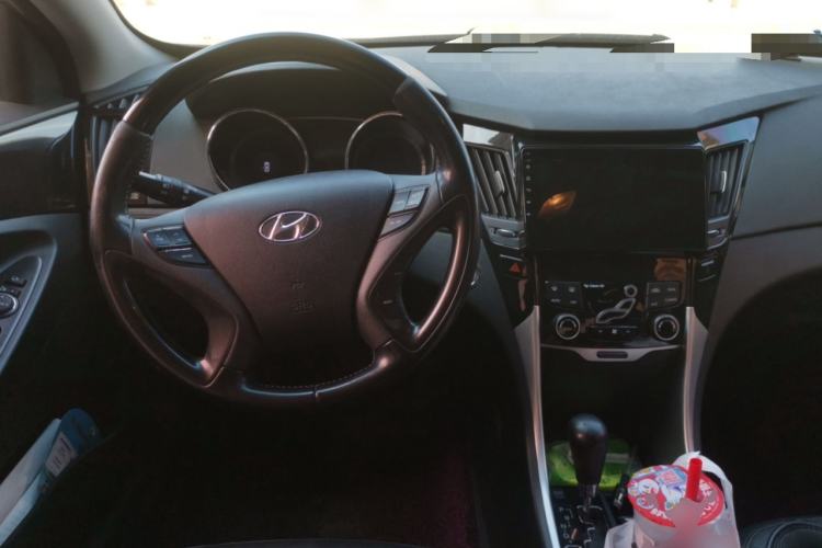 Used Hyundai Sonata 2014 2.4L Automatic Luxury Version China IV Standard Steering Wheel