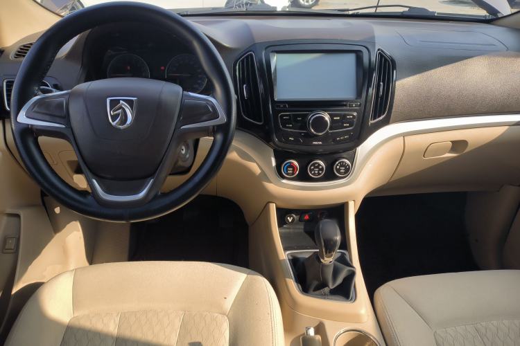 Used Baojun 730 2014 1.5L Manual Standard Version 8 Seats
