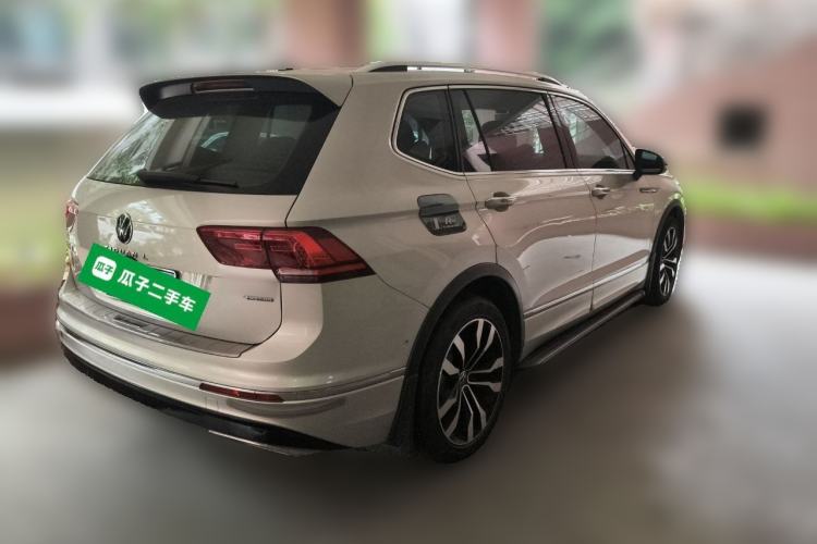 Used Volkswagen Tiguan L 2021 380TSI Automatic All-Wheel Drive R-Line Comfort Plus 7-Seater Rear Right 45 Deg