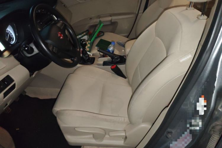 Used Suzuki Kizashi 2011 2.4L Two-Wheel Drive Manual Standard Edition
