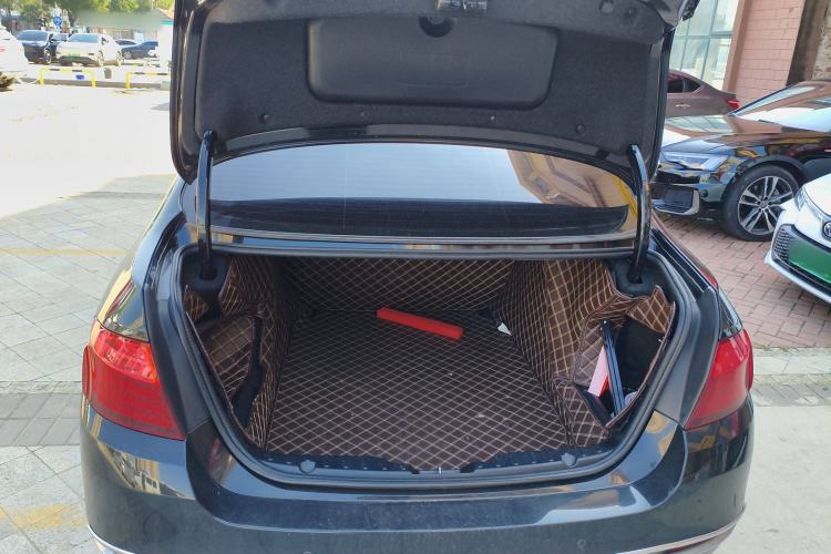 Used BMW 5 Series 2014 520Li Elegant Model
