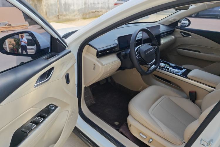 Used Wuling Xingguang 2024 Co-Creation Edition 510 Advanced Model Driver Seat