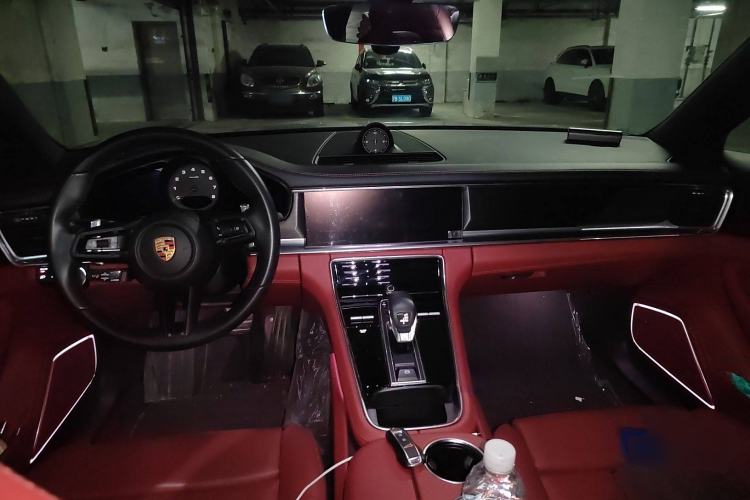 Used Porsche Panamera 2023 Restyled Panamera 4 Executive Extended Platinum Edition 2.9T
