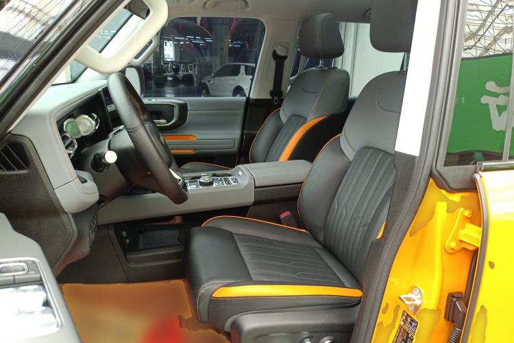 Used BAIC Off-Road BJ40 2024 2.0T All-New Urban Hunter Edition Chivalrous Style