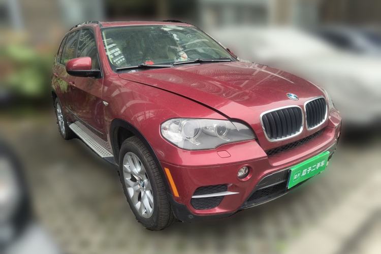 Used BMW X5 2011 xDrive35i Leading Model Front Right 45 Deg