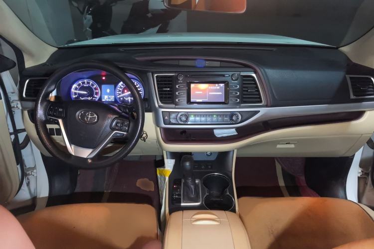 Used Toyota Highlander 2015 3.5L 4x4 Elite Edition 7-Seater
