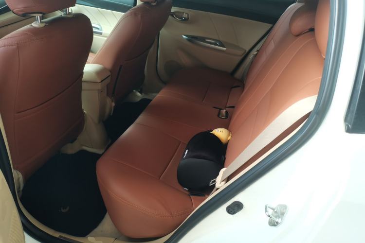 Used Toyota YARiS L Zhi Xuan 2015 1.5E Automatic Charm Edition
