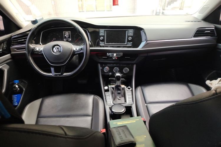 Used Volkswagen Sagitar 2019 200TSI DSG Comfort Version China VI Standard Center Console