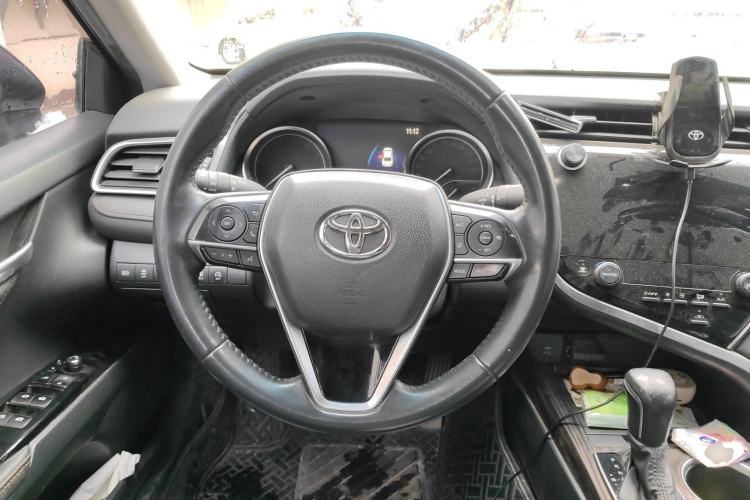 Used Toyota Camry 2019 Revised Version 2.0G Luxury Edition
