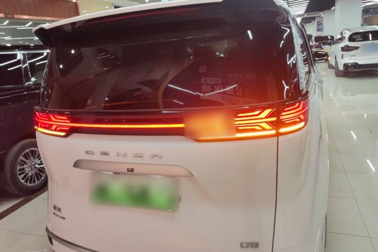 Used Denza D9 2022 DM-i 970 Four-Wheel Drive Prestige Model Rear