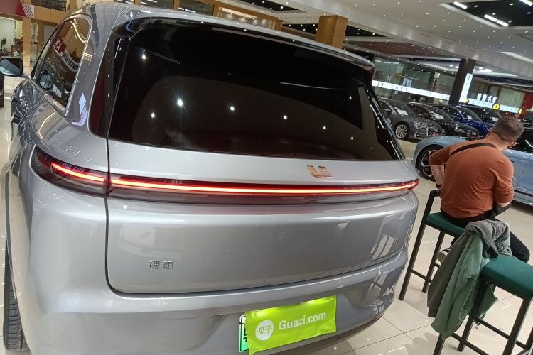 Used Li Auto L8 2023 Air model
