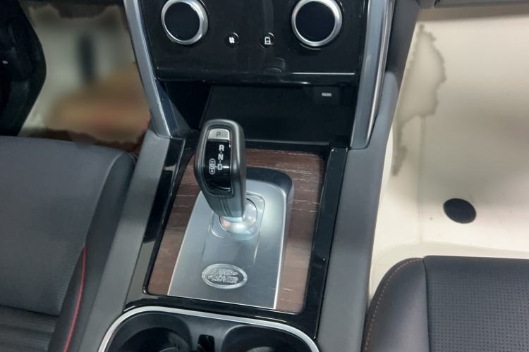 Used Land Rover Discovery Sport 2020 249 PS R-Dynamic Performance Edition Interior 7