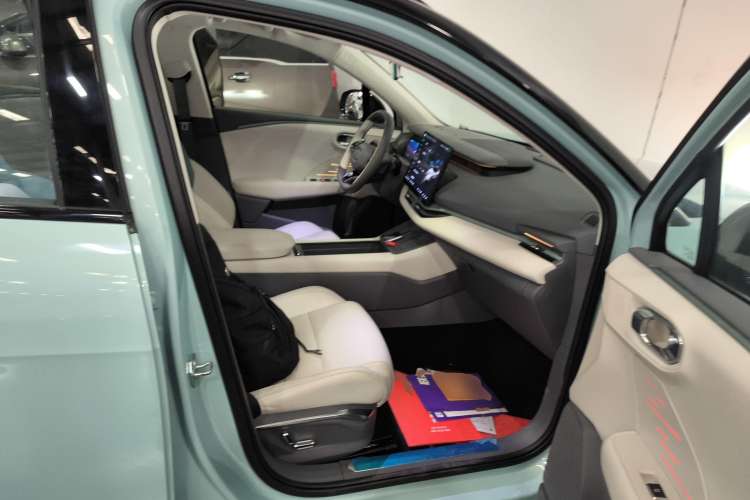 Used Lynk & Co 06 EM-P 2023 EM-P 126 Long-Range Halo