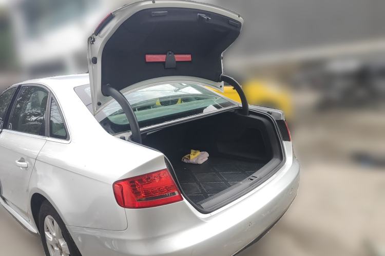 Used Audi A4L 2010 2.0 TFSI Comfort Edition Trunk