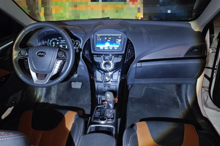 Used BYD Qin New Energy 2015 1.5T Dual-Crown Flagship Plus Edition
