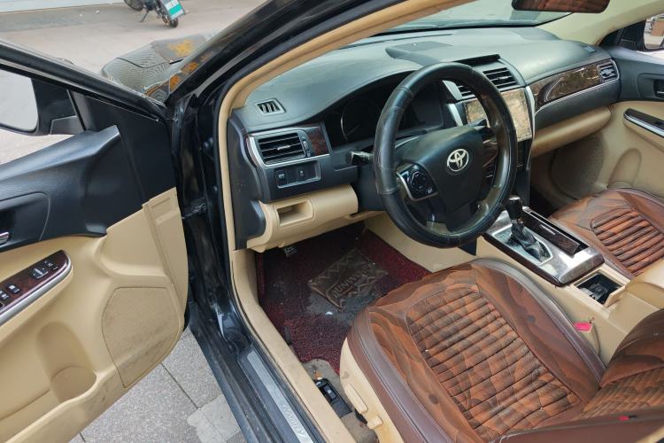 Used Toyota Camry 2016 2.0G 10th Anniversary Leading Edition
