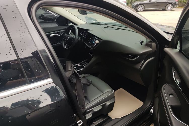 Used Buick Envision 2022 Facelift Encore S 552T Two-Wheel-Drive Luxury Model
