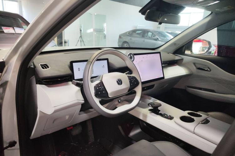 Used Changan UNI-Z New Energy 2024 Blue Whale Smart Electric iDD 125km Excellence Model
