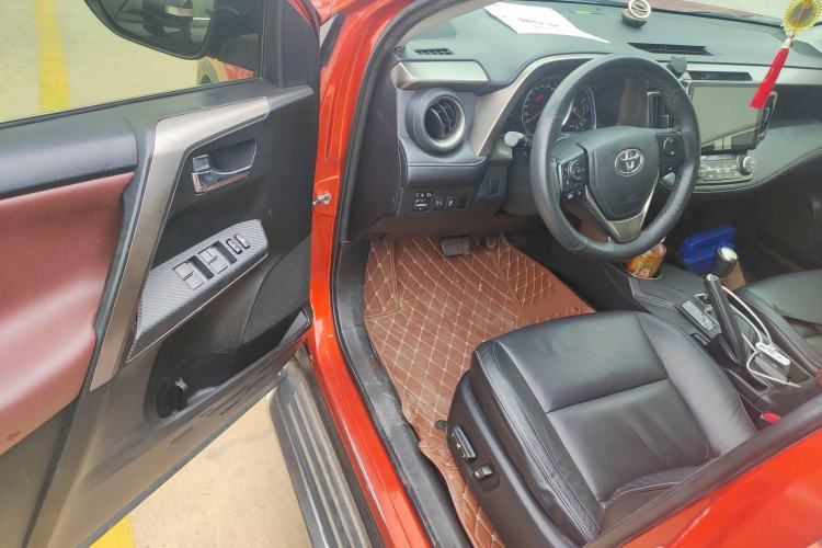 Used Toyota RAV4 2013 2.0L CVT Four-Wheel Drive New Edition
