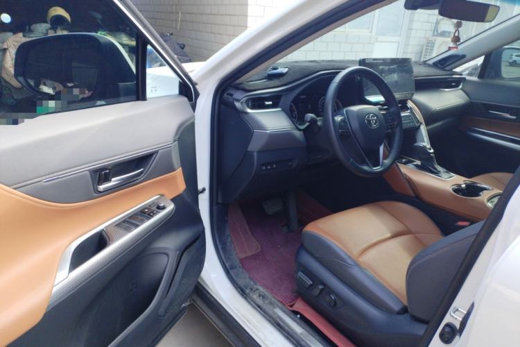 Used Toyota Venza 2022 2.0L CVT Two-Wheel Drive Prestige Edition Driver Seat