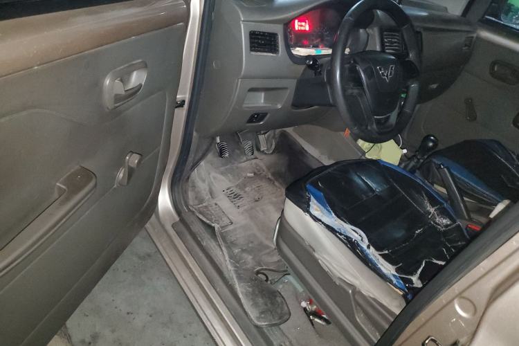 Used Wuling Rongguang V 2019 1.5L Practical Model China VI LAR Driver Seat