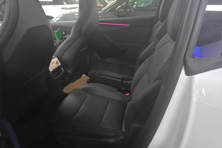 Used Tesla Model Y L 2025 Model Long-Range All-Wheel-Drive Version