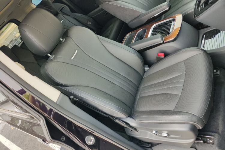 Used Hongqi HQ9 PHEV 2024 2.0T Four-Wheel Drive Luxury Edition Right Front Seat