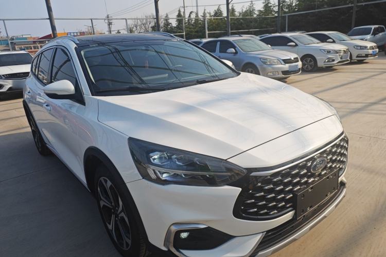 Used Ford Focus Active 2021 EcoBoost 180 Automatic Trendy Model Front Right 45 Deg