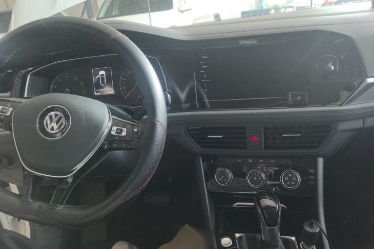 Used Volkswagen Sagitar 2022 280TSI DSG Flyover Edition Center Console