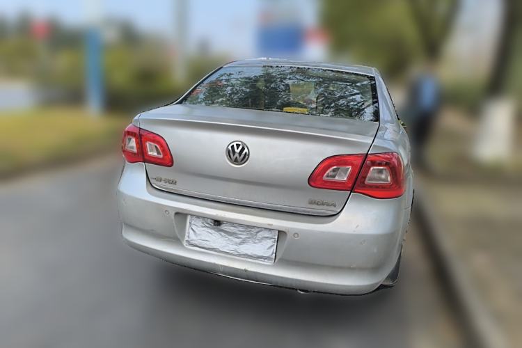 Used Volkswagen Bora 2011 1.6L Manual Fashion Edition
