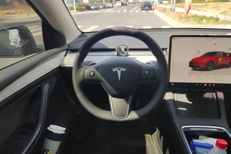 Used Tesla Model Y 2023 Rear-Wheel-Drive Version
