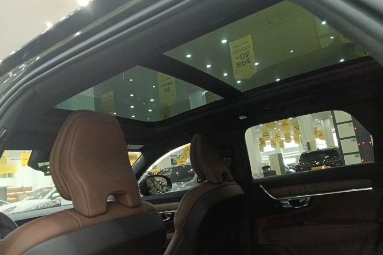 Used Volvo V90 2024 Cross Country B5 AWD Smart Range Edition
