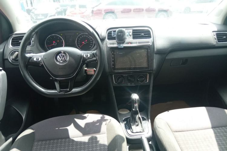 Used Volkswagen Polo 2016 1.6L Automatic Comfort Model Steering Wheel