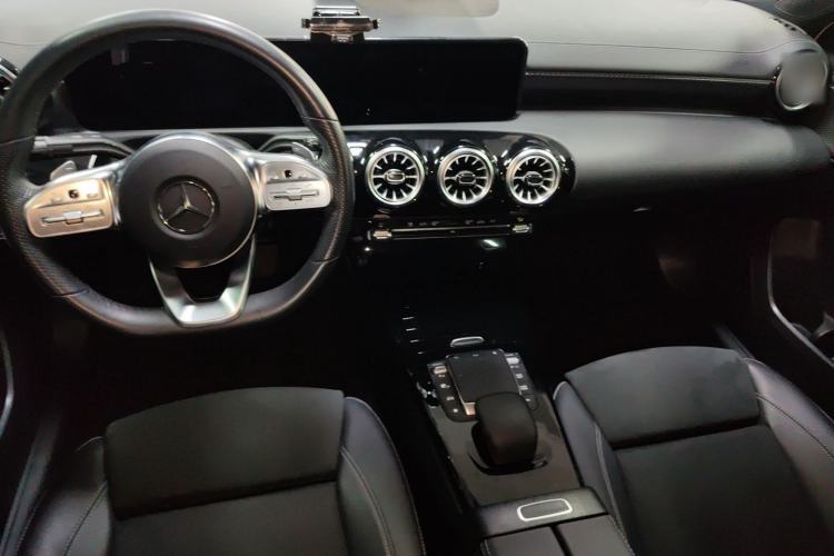 Used Mercedes-Benz A-Class 2022 Revised Version A 200 L Sport Sedan Fashionable Style Center Console