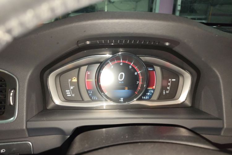 Used Volvo V60 2014 Restyled T5 Zhiya Edition
