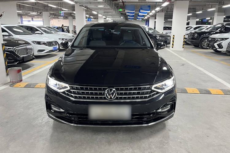 Used Volkswagen Magotan 2023 2 Million Units Limited Edition 280TSI DSG Leading Version