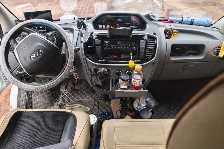 Used SAIC MAXUS Xintu V80 2021 2.0T Manual Classic Aoyuntong Short Wheelbase Mid-Roof 5/6-Seater
