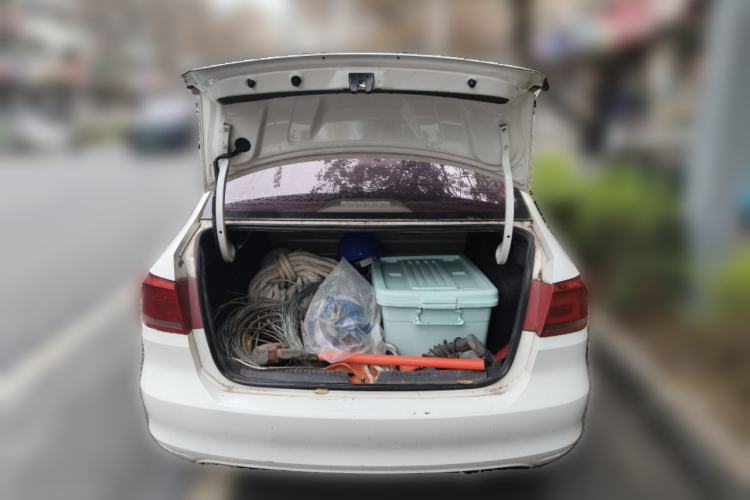 Used Volkswagen Santana 2015 1.6L Manual Fashion Edition Trunk