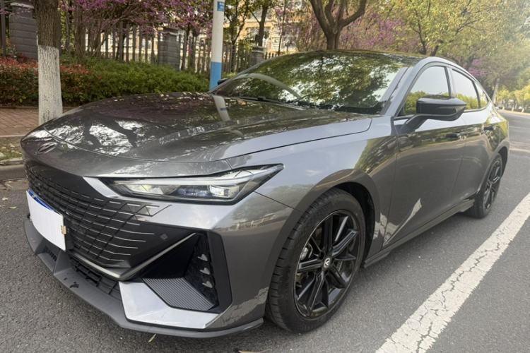 Used CHANGAN UNI-V 2022 1.5T Prestige Version Exterior 4