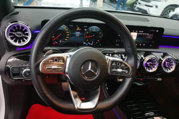 Used Mercedes-Benz A-Class 2022 Revised Version A 200 L Sport Sedan Fashionable Style
