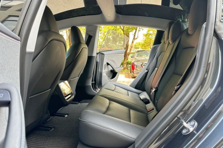 Used Tesla Model 3 2023 Rear-Wheel-Drive Version Interior 2