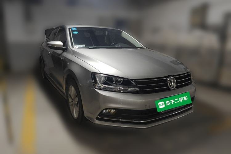 Used Volkswagen Sagitar 2015 1.6L Automatic Fashion Model
