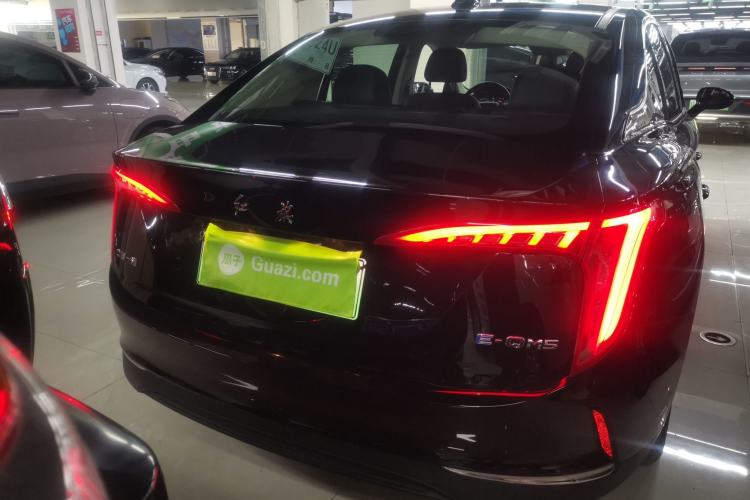 Used Hongqi E-QM5 2022 431 km Charge & Enjoy Edition
