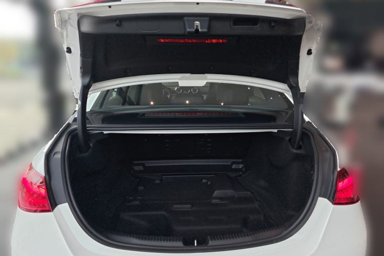 Used Mercedes-Benz C-Class 2024 Facelifted C-Class 260 L Night Edition Sports Version Trunk