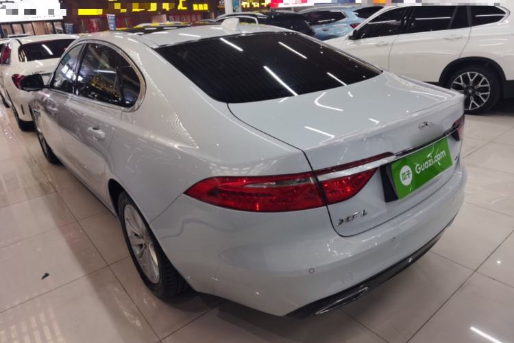 Used Jaguar XFL 2019 XFL 2.0T 200PS Two-Wheel-Drive Luxury Edition Rear Left 45 Deg