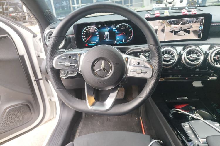 Used Mercedes-Benz A-Class 2022 Revised Version A 200 L Sport Sedan Fashionable Style
