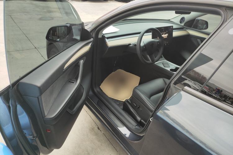 Used Tesla Model Y 2022 Rear-Wheel-Drive Version
