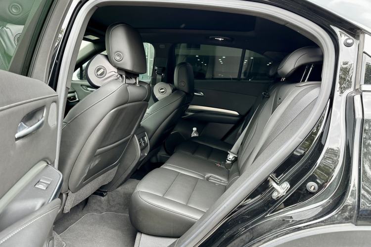 Used Cadillac XT4 2023 28T Two-Wheel-Drive Luxury Version
