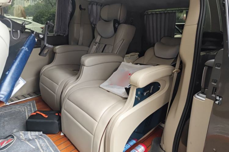 Used Buick GL8 2011 3.0L GT Luxury Business Haoya Edition
